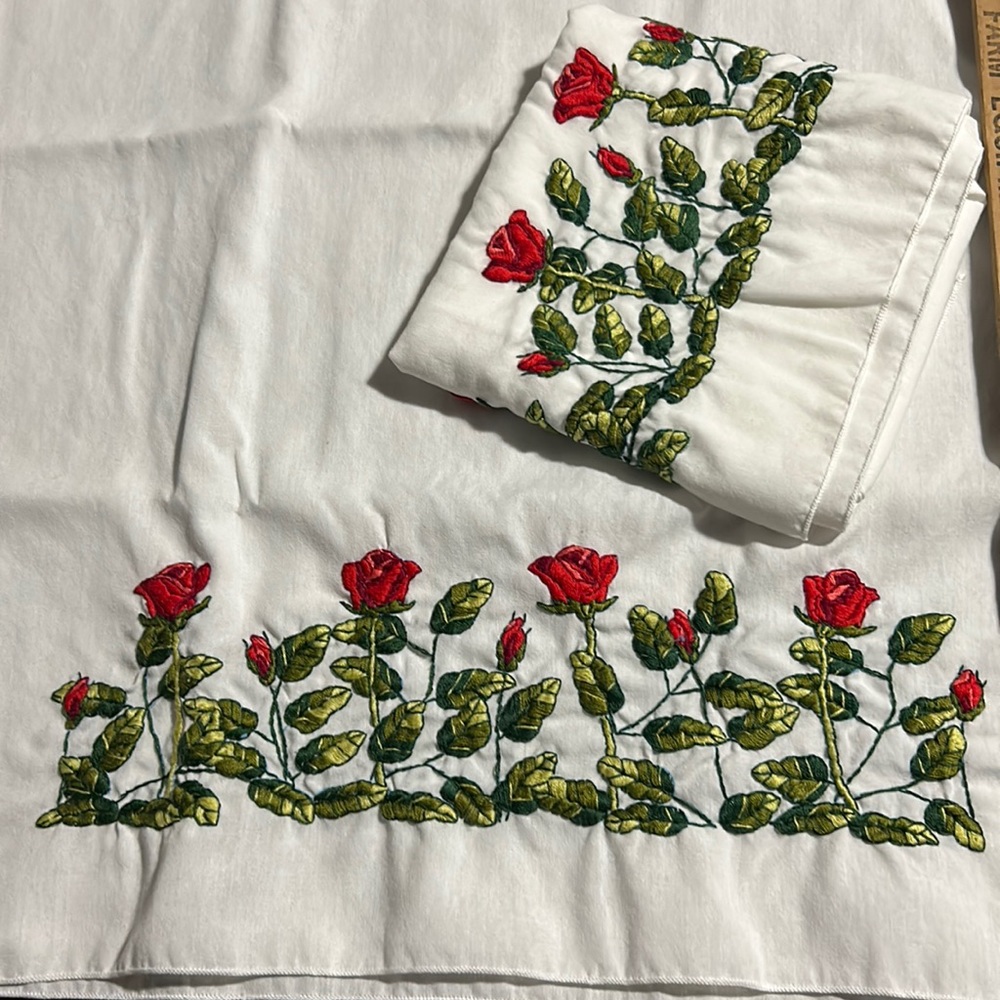 Vintage rosé embroidered pillow cases